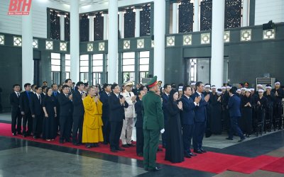 Đoàn đại biểu tỉnh Thanh Hóa viếng Tổng Bí thư Nguyễn Phú Trọng