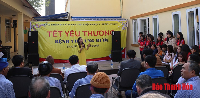 Tết Yêu thương tại Bệnh viện Ung Bướu Thanh Hóa