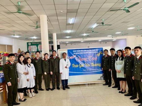 Hoạt động vận động tiếp nhận t&agrave;i trợ, hỗ trợ bệnh nh&acirc;n c&oacute; ho&agrave;n cảnh kh&oacute; khăn1.jpg