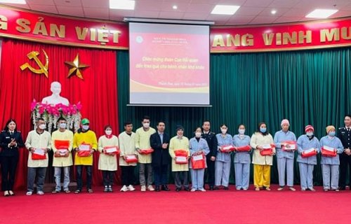 Hoạt động vận động tiếp nhận t&agrave;i trợ, hỗ trợ bệnh nh&acirc;n c&oacute; ho&agrave;n cảnh kh&oacute; khăn2.jpg