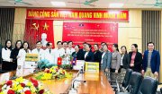 Đoàn công tác Sở Y tế tỉnh Hủa Phăn (nước CHDCND Lào) thăm và chúc tết Bệnh viện Ung bướu tỉnh Thanh Hóa